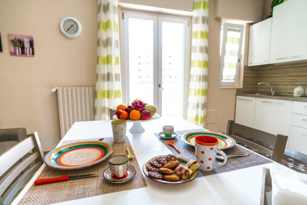 Sisters In Law Guesthouse Монополи Экстерьер фото