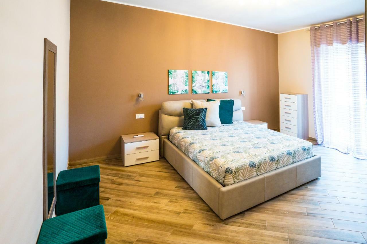 Sisters In Law Guesthouse Монополи Экстерьер фото
