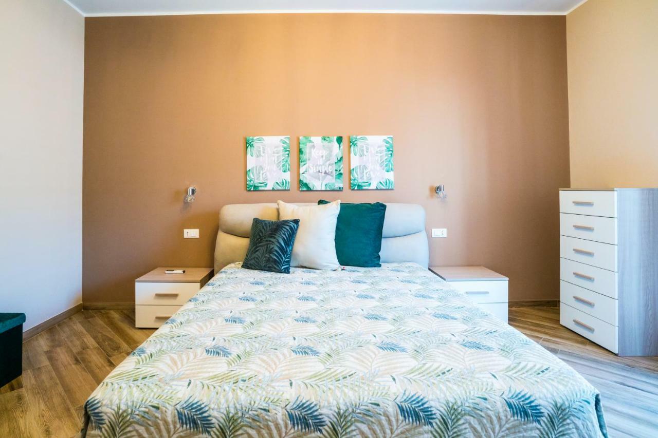 Sisters In Law Guesthouse Монополи Экстерьер фото