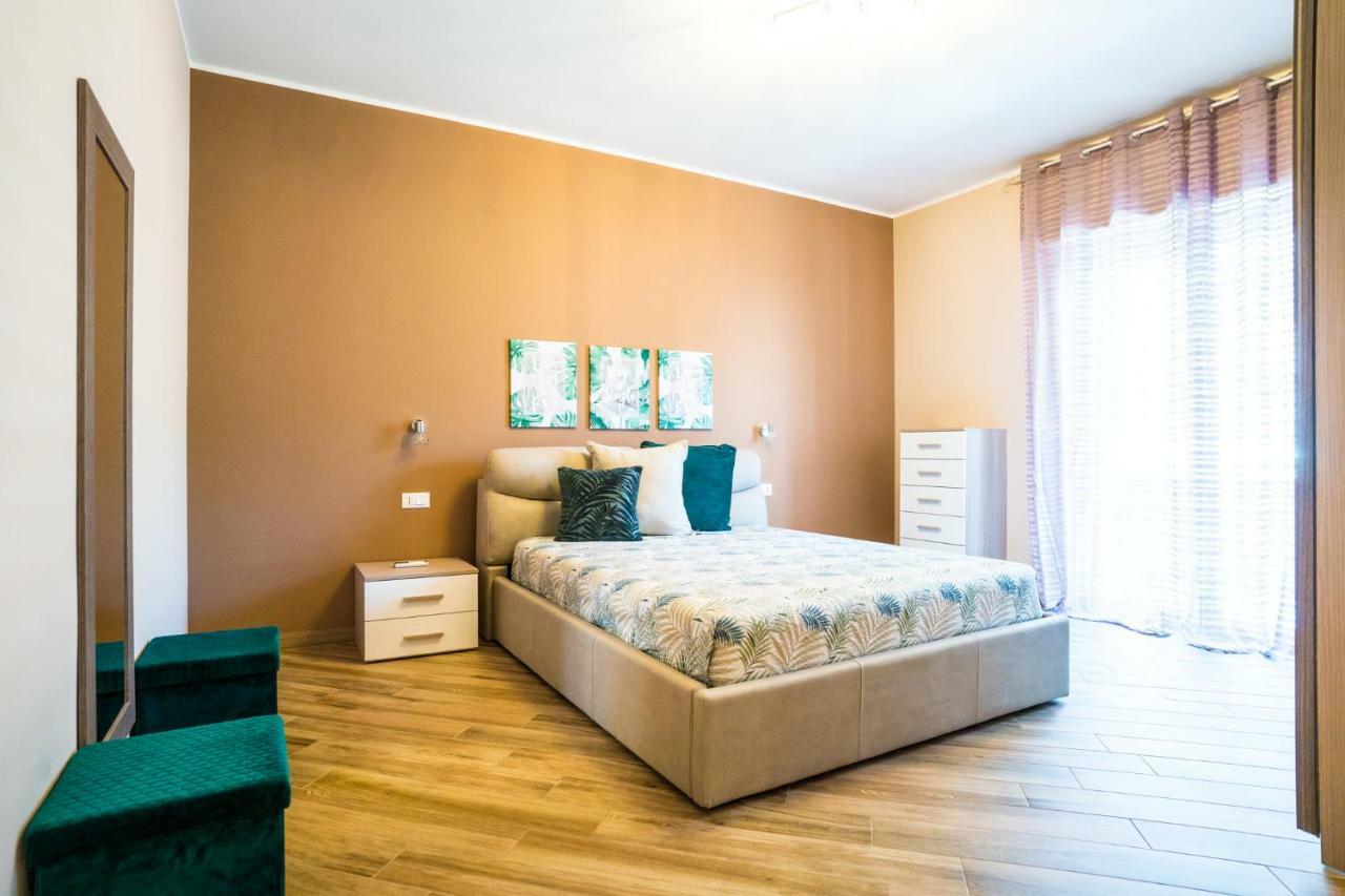 Sisters In Law Guesthouse Монополи Экстерьер фото