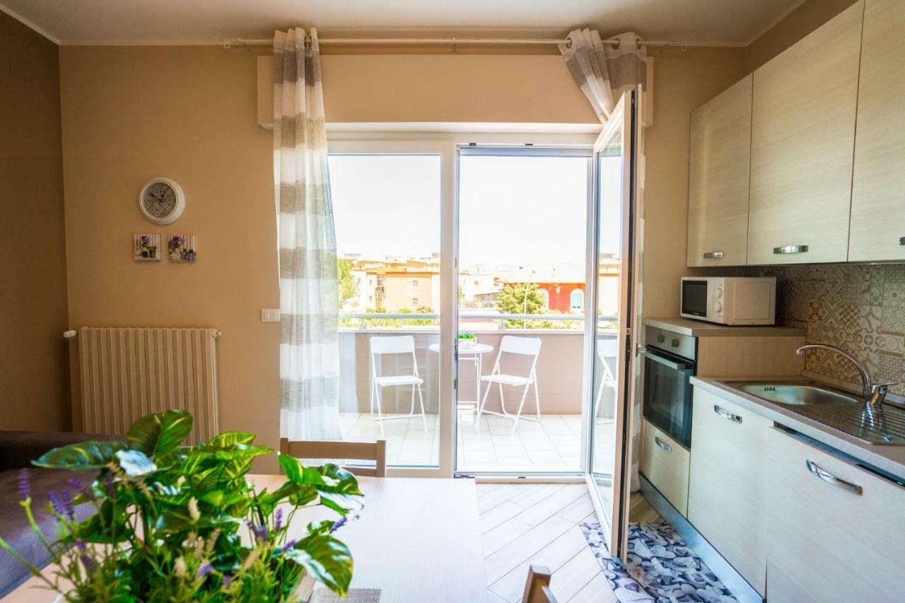 Sisters In Law Guesthouse Монополи Экстерьер фото