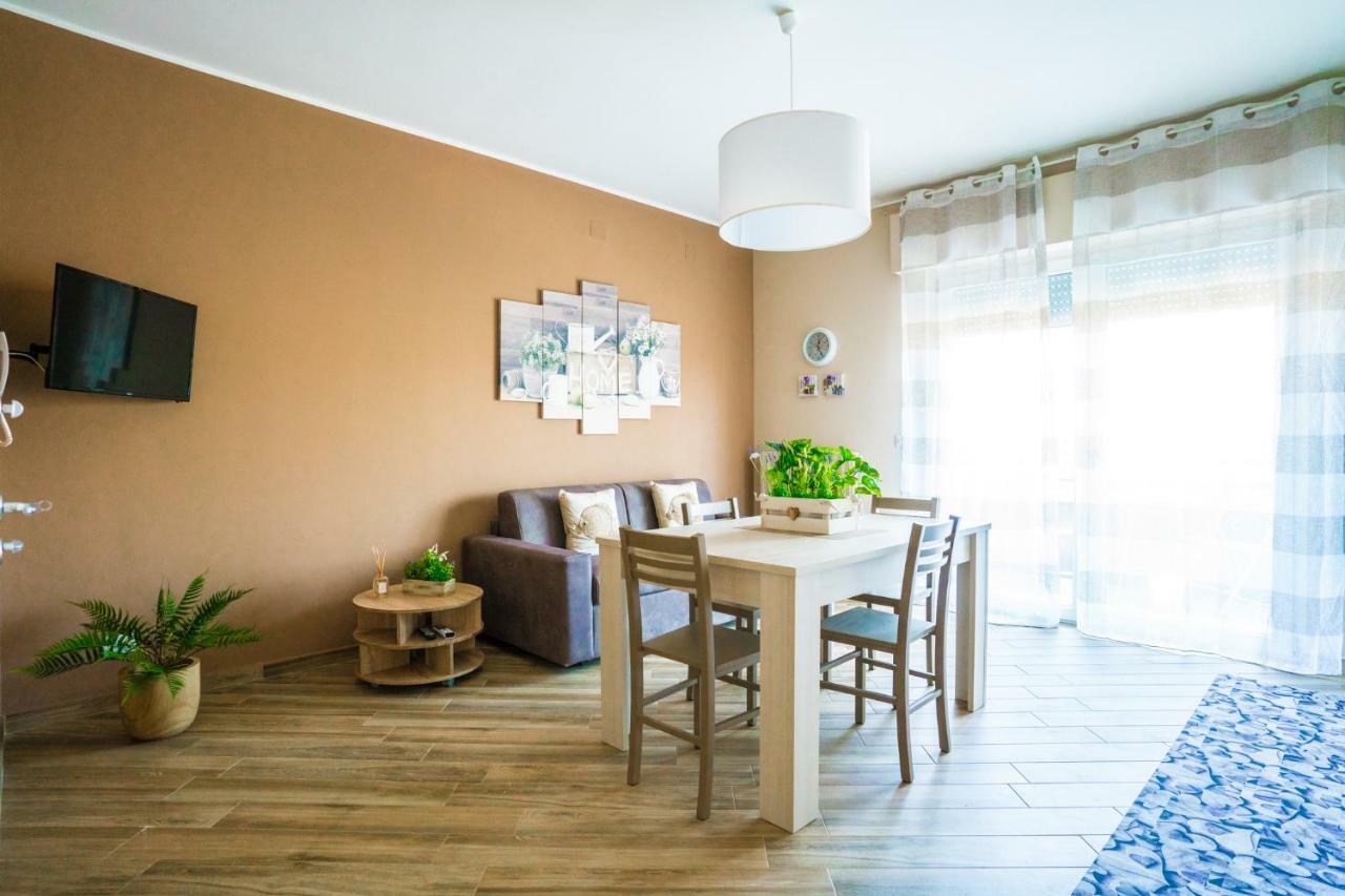 Sisters In Law Guesthouse Монополи Экстерьер фото