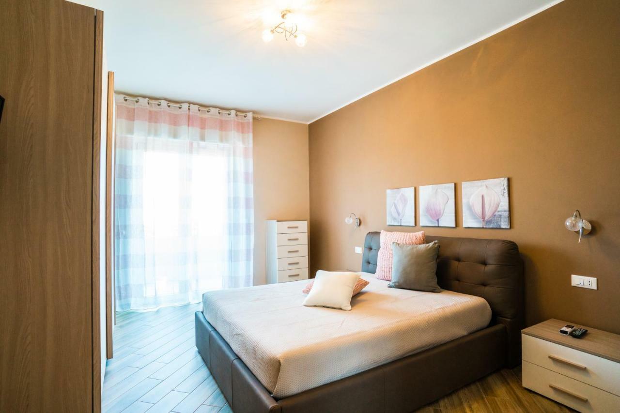 Sisters In Law Guesthouse Монополи Экстерьер фото