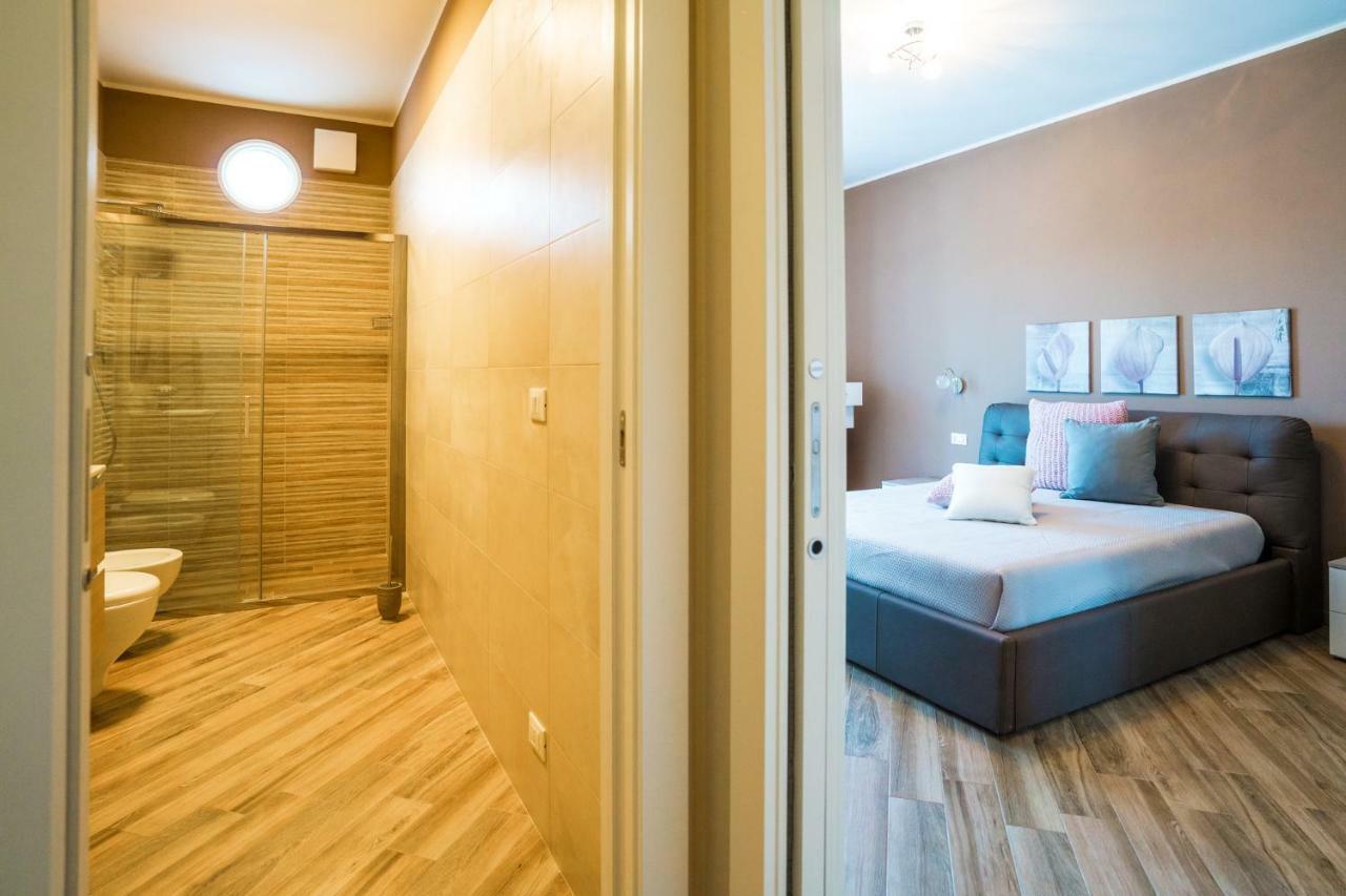 Sisters In Law Guesthouse Монополи Экстерьер фото